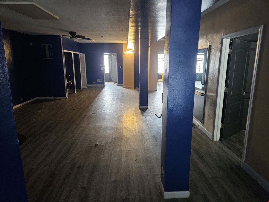 Loft Retail on Western Ave