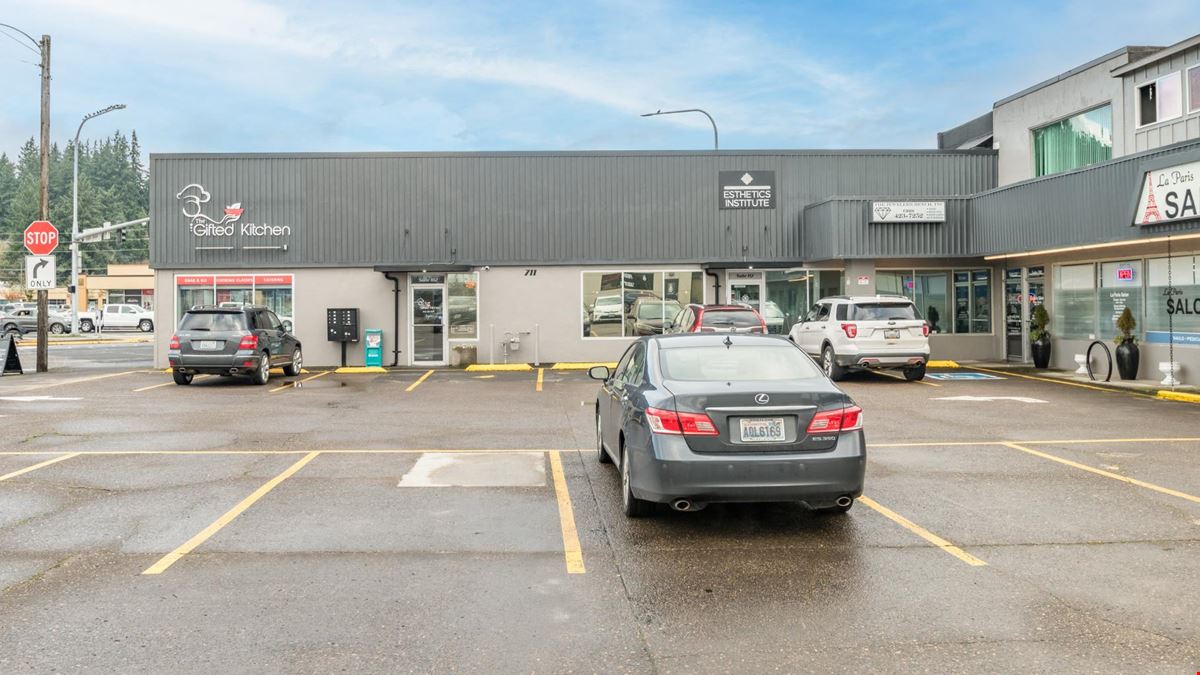 711 & 717 Vandercook Way