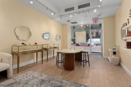 Retail space for Rent at 834 Lexington Ave in New York