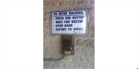 School: 801 N DuPont Highway