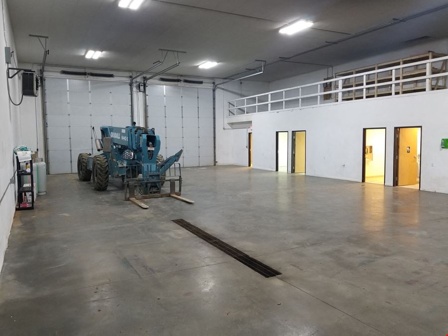 ±3,500 SF Industrial Unit with Office