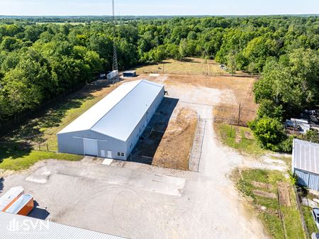 Industrial space for Rent at 9,211 SF Industrial Building For Lease in Frankfort
