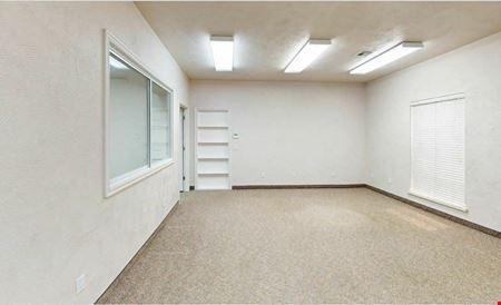 2350 S Midwest Blvd - Flex Space w/ Warehouse Loft