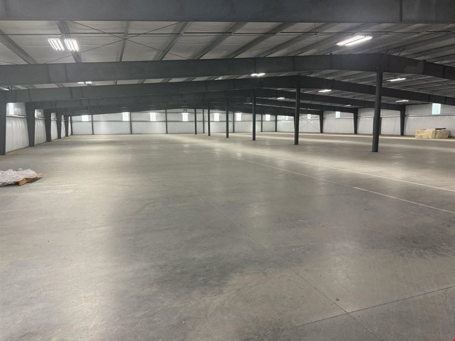 ±95,250 SF Midwest Industrial Property on ±14 AC