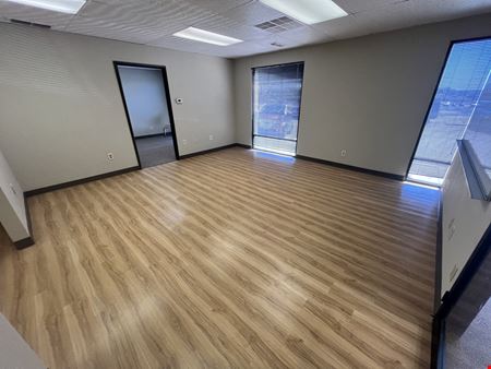 815 Trailwood Dr | Office