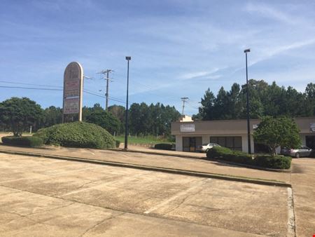 Elton Place Shopping Center