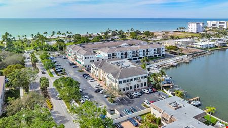 Commercial space at Charleston Square in Naples