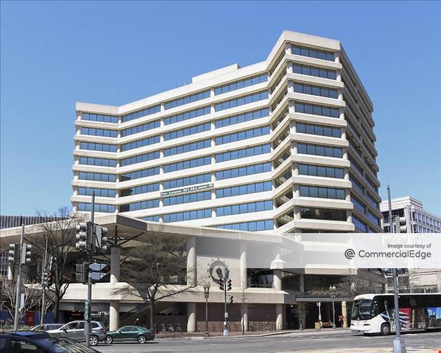 2 Wisconsin Circle