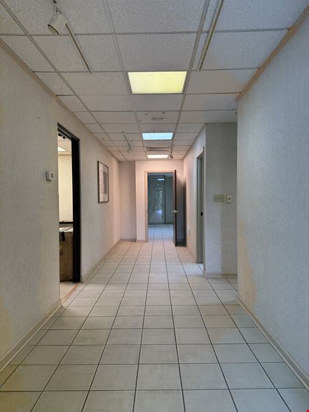 Franklin Road Second Level Office Suite