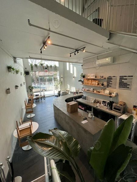 2,400 SF | 31-57 Vernon Boulevard | Built-Out F&B Space with Mezzanine for Lease