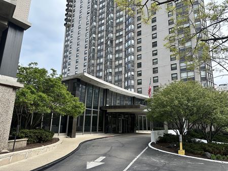Office space for Rent at Hollywood Towers Office for Lease in Chicago