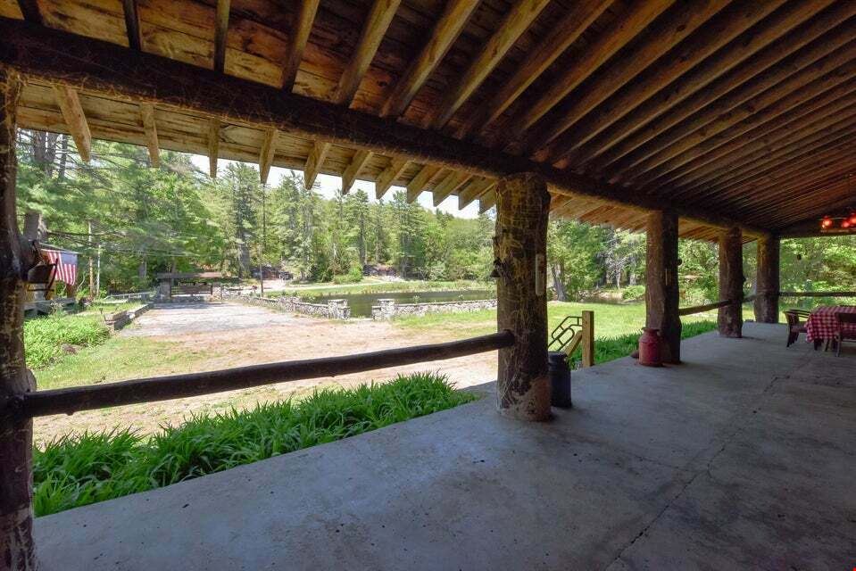746 Howe Rd