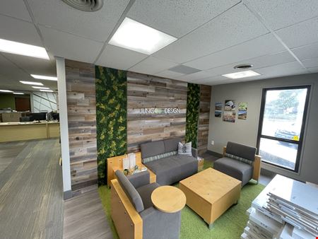 Lake Plaza Business Center