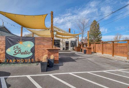 Taphouse with Kitchen & Food Cart Pads