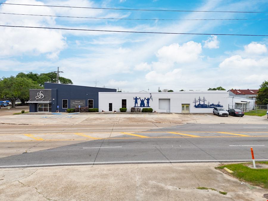 Professional Office w/ Warehouse on Corner Lot