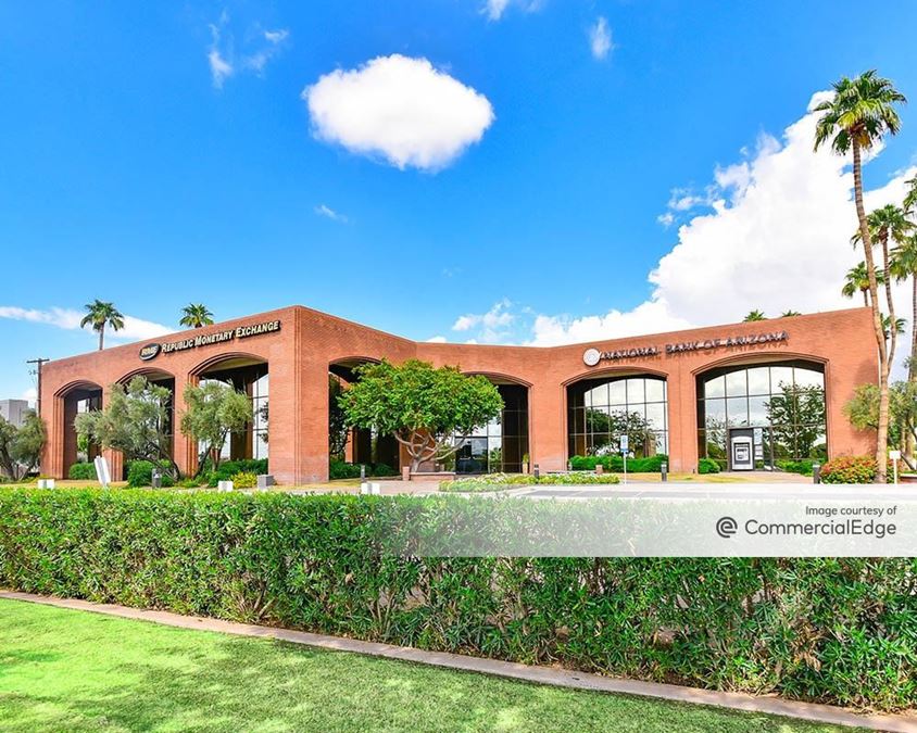 4040 East Camelback Road