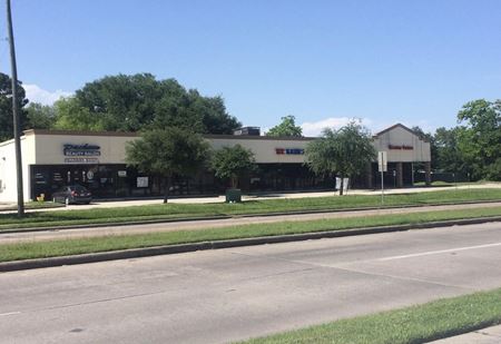 Commercial space at 1398 W Gulf Bank in Houston
