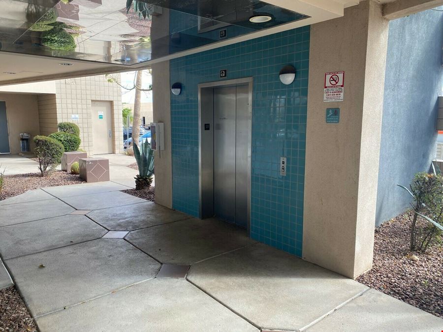 1 W Deer Valley Rd, Bldg 3