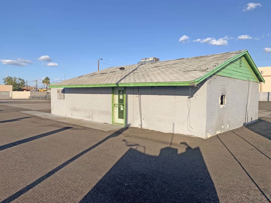 Retail property in Glendale, AZ