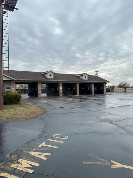 Commercial space at Caress Car Wash in Toledo