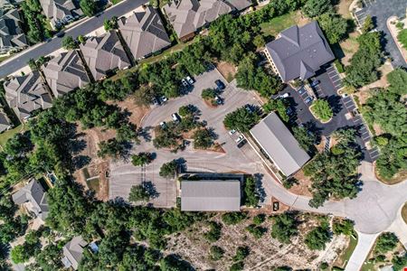 7 Lakeway Centre CT