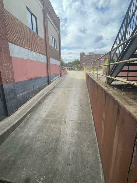 Warehouse Sublease - Competitive Pricing & Flexible Configurations