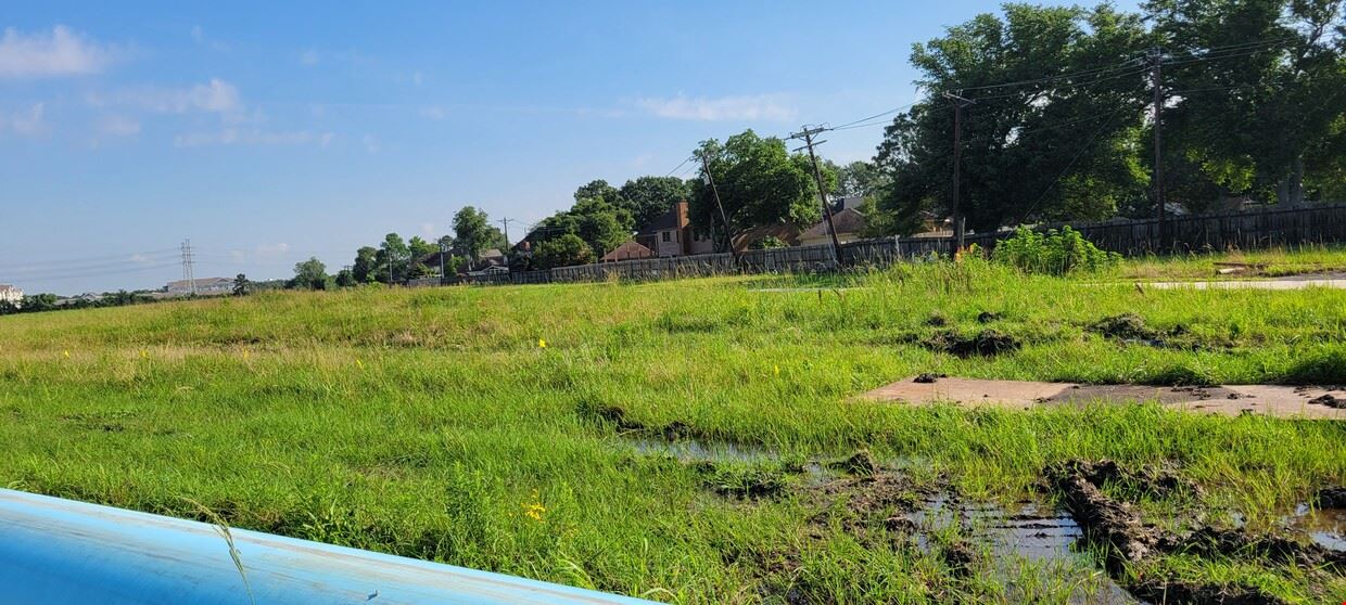 000 FM 518 & Louisiana, League City, TX 77573