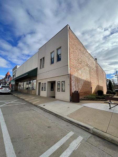 Retail space for Sale at 110 W Huron St in Berlin