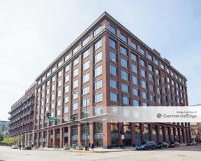 600 West Fulton Street