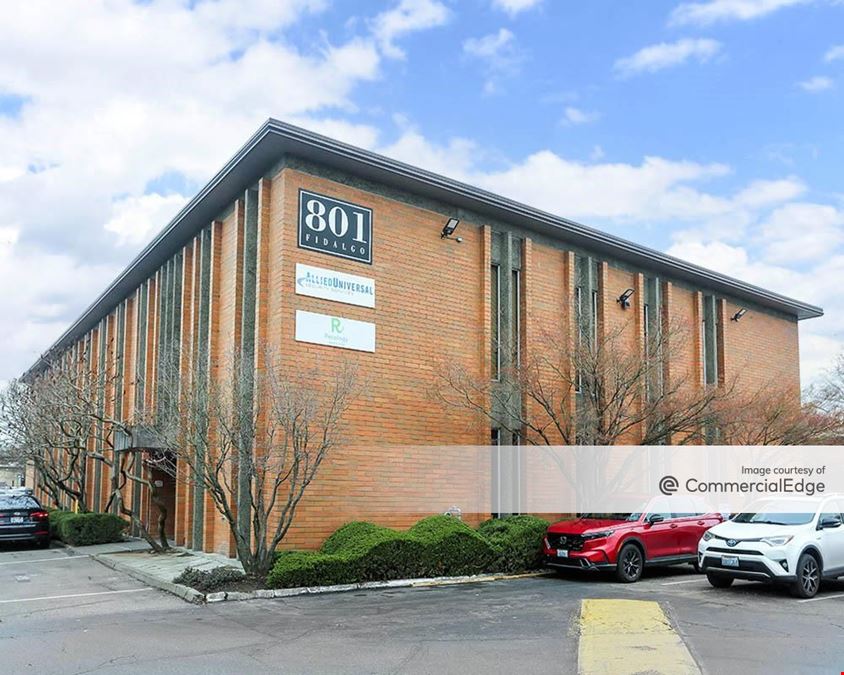 Georgetown Shopping Center - 800 South Michigan Street & 801 South Fidalgo Street