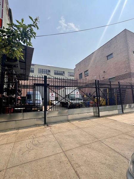 Industrial space for Rent at 48 Grattan St in Brooklyn