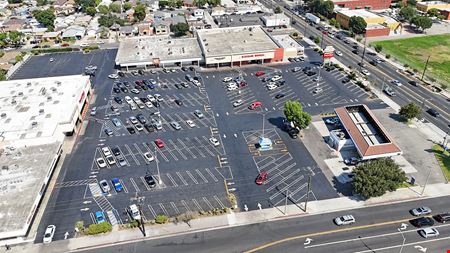 Smart & Final Anchored Center