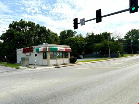 1,359 SF Freestanding Restaurant / Retail Building For Sale in Central Springfield