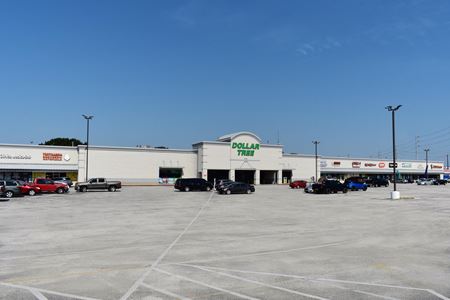 Retail space for Rent at Willow Park Shopping Center in Houston