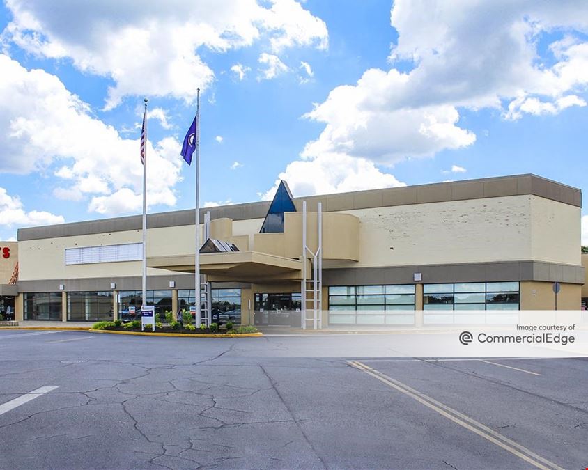 Dixie Medical Mall at Dixie Manor Shopping Center