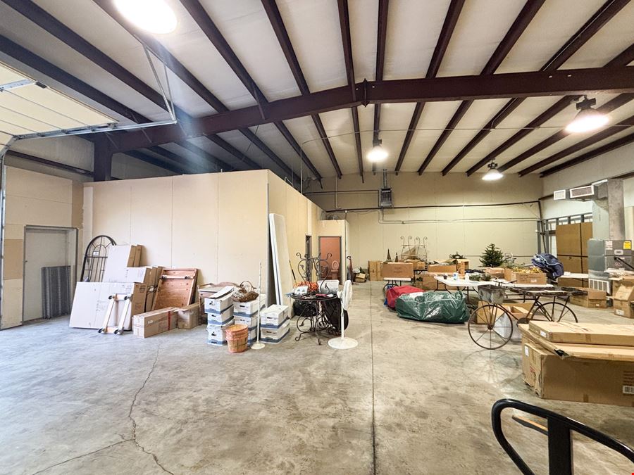 FOR LEASE: 2,500 SF Warehouse Space in Ozark
