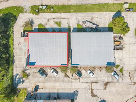 Spacious Office-Warehouse Suites ±0.4 Mile from I-12