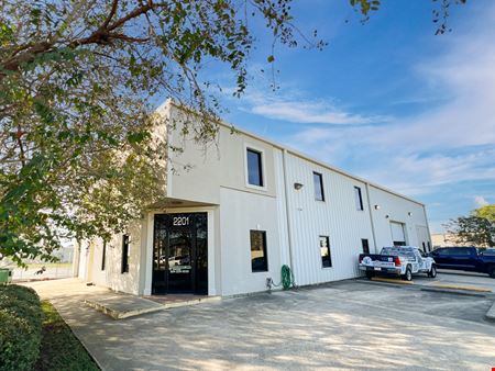 Industrial space for Sale at Office Warehouse w/ Rental Income Bordering Airport in Kenner