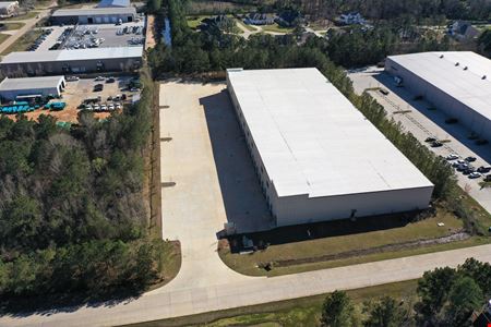 ±11,000 SF Dock High Distribution Warehouse
