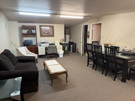 Coursey Blvd Showroom/Warehouse