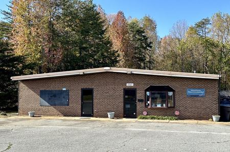 Retail space for Rent at 4207 Summit Ave in Greensboro