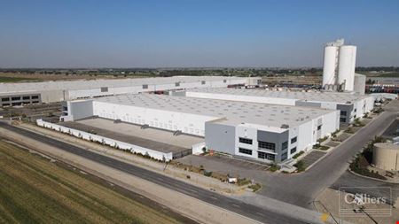 ±84,145 SF Warehouse / Distribution Space