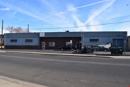 2,606 SF office/warehouse unit for lease