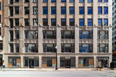 330 S Wells