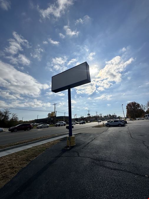 Godfrey, IL 5520 Godfrey Rd., Godfrey, IL 62035