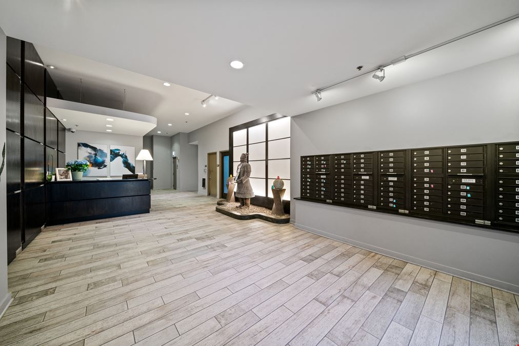 225 S Sangamon St | #308