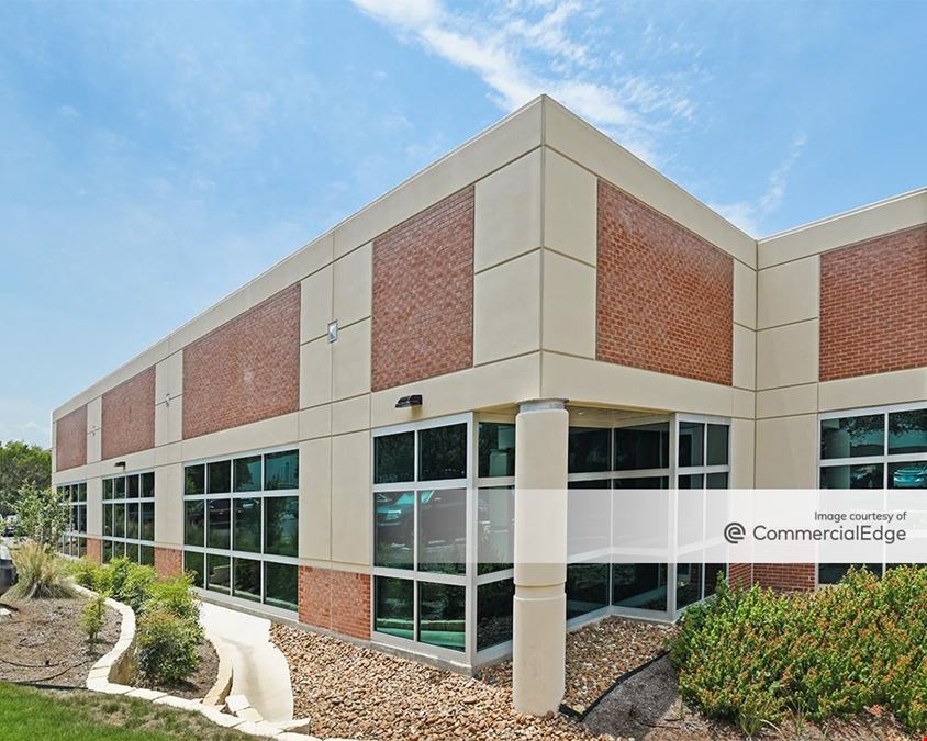 The Oaks at University Business Park - Building 4
