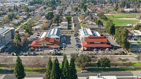 The Barnyard Shopping Center: Prime Retail Shop Space