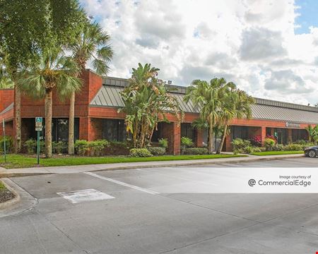 Office space for Rent at Lake Point Commerce Center in Orlando