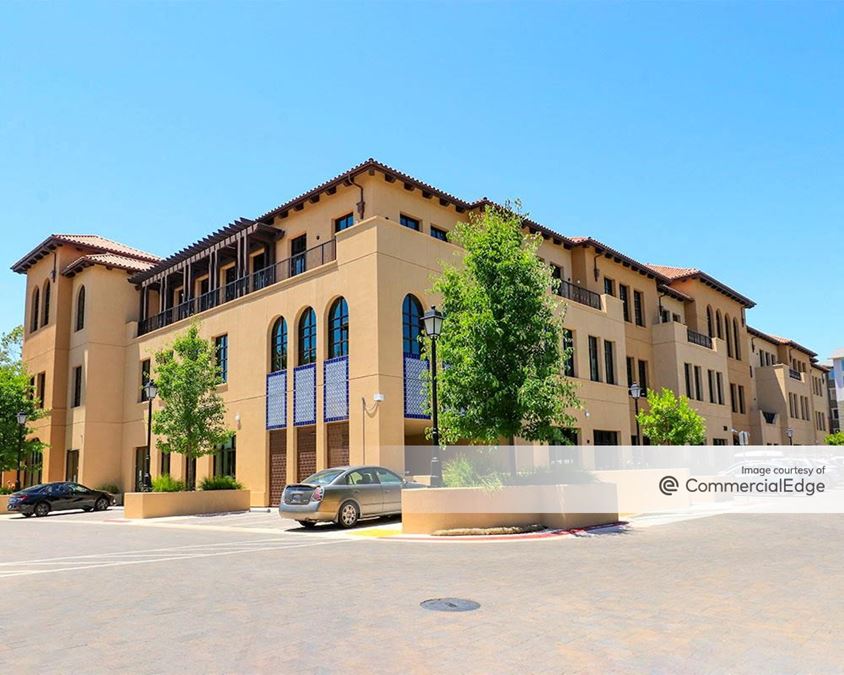 Middle Plaza